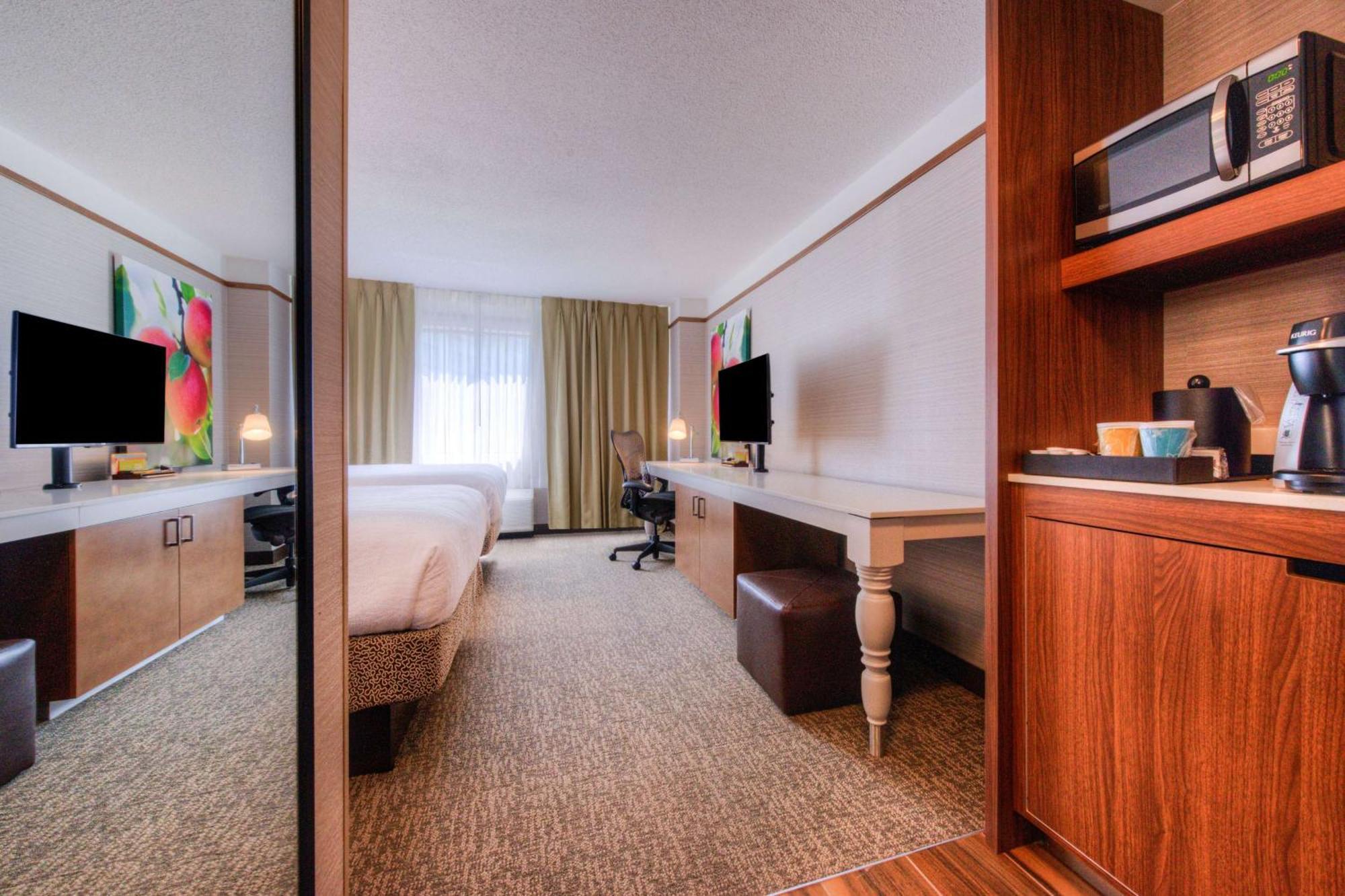 Hilton Garden Inn Detroit Southfield Exterior foto