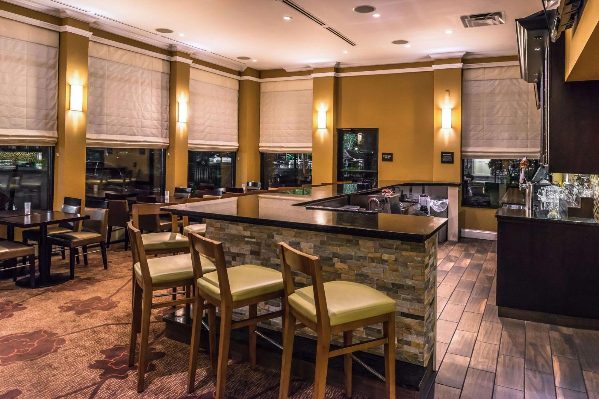 Hilton Garden Inn Detroit Southfield Exterior foto